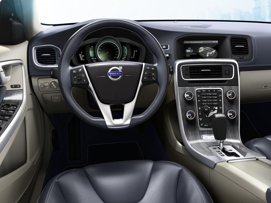  Volvo V60 Plug-in Hybrid 2011 года  (фото 11 из 68)